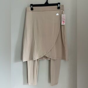 NWT FAUX WRAP SNOGA SKORT